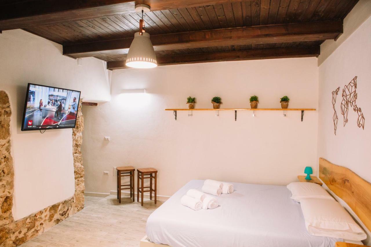 Apartment In The Heart Of The City Alghero Buitenkant foto
